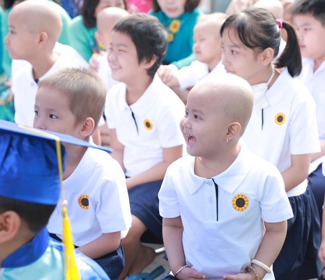 Lễ khai giảng của các bệnh nhi tại Bệnh viện Ung bướu TP.HCM