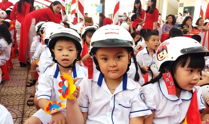 Khai giảng 2019: Tặng mũ bảo hiểm cho gần 2 triệu học sinh lớp 1 - Ảnh 4