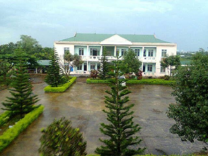 Vẫn được đầu tư tiền tỉ dù trường không có sinh viên - Ảnh 1