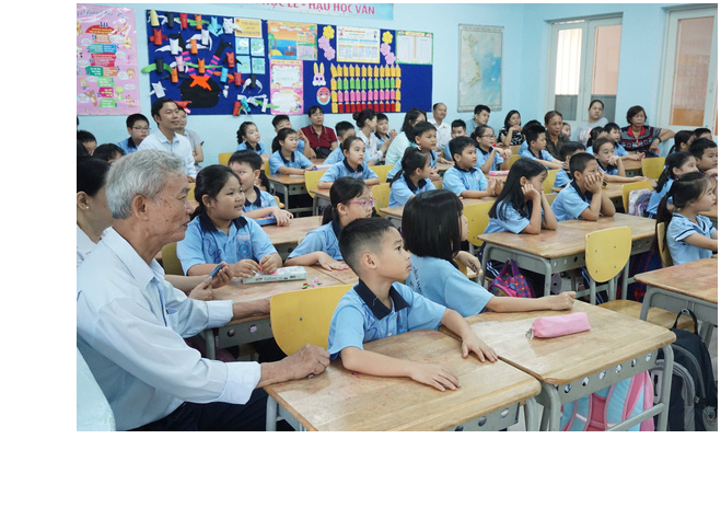 Phụ huynh: "Có dự giờ mới thấy cô giáo chủ nhiệm vất vả quá"