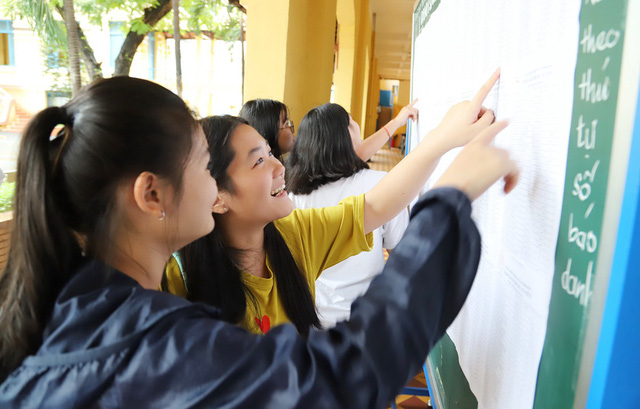 Ngôi trường phát phiếu ăn miễn phí cho học sinh hoàn cảnh khó khăn - Ảnh 2