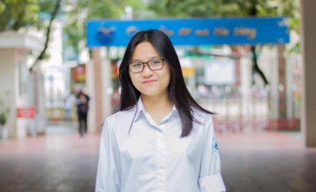 Thủ khoa đầu vào Chuyên Ngoại Ngữ ẵm nhiều giải Toán Lý Hóa Sinh - Ảnh 1