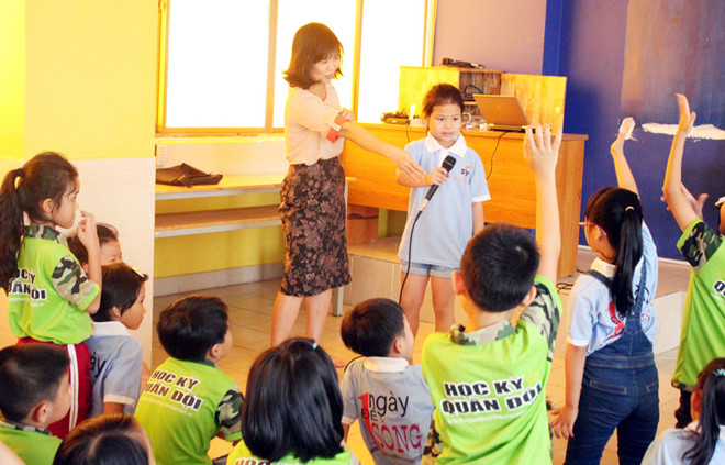 Cha mẹ hãy ngồi xuống bàn về giới tính cùng con