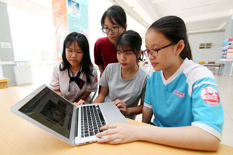 Ôn thi trực tuyến lớp 12 như thế nào hiệu quả?