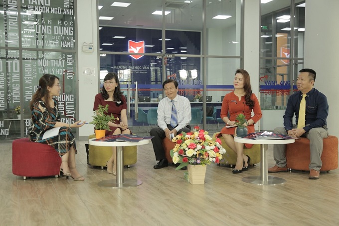 Tuyển sinh 2020: Campus tour độc đáo thu hút hàng chục ngàn học sinh… online! - Ảnh 3