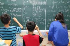 Lớp học "0 đồng" của người thầy 25 tuổi giữa lòng Sài Gòn 