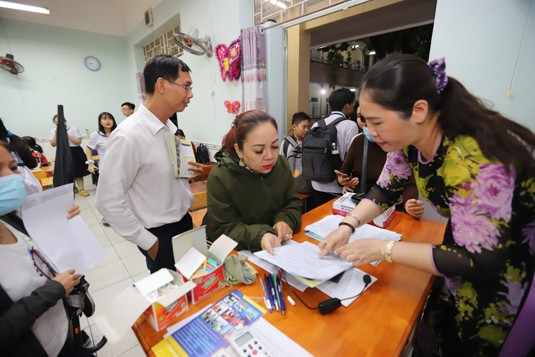 Tuyển sinh lớp 10 TP.HCM: Thí sinh nên chọn trường như thế nào? - Ảnh 1