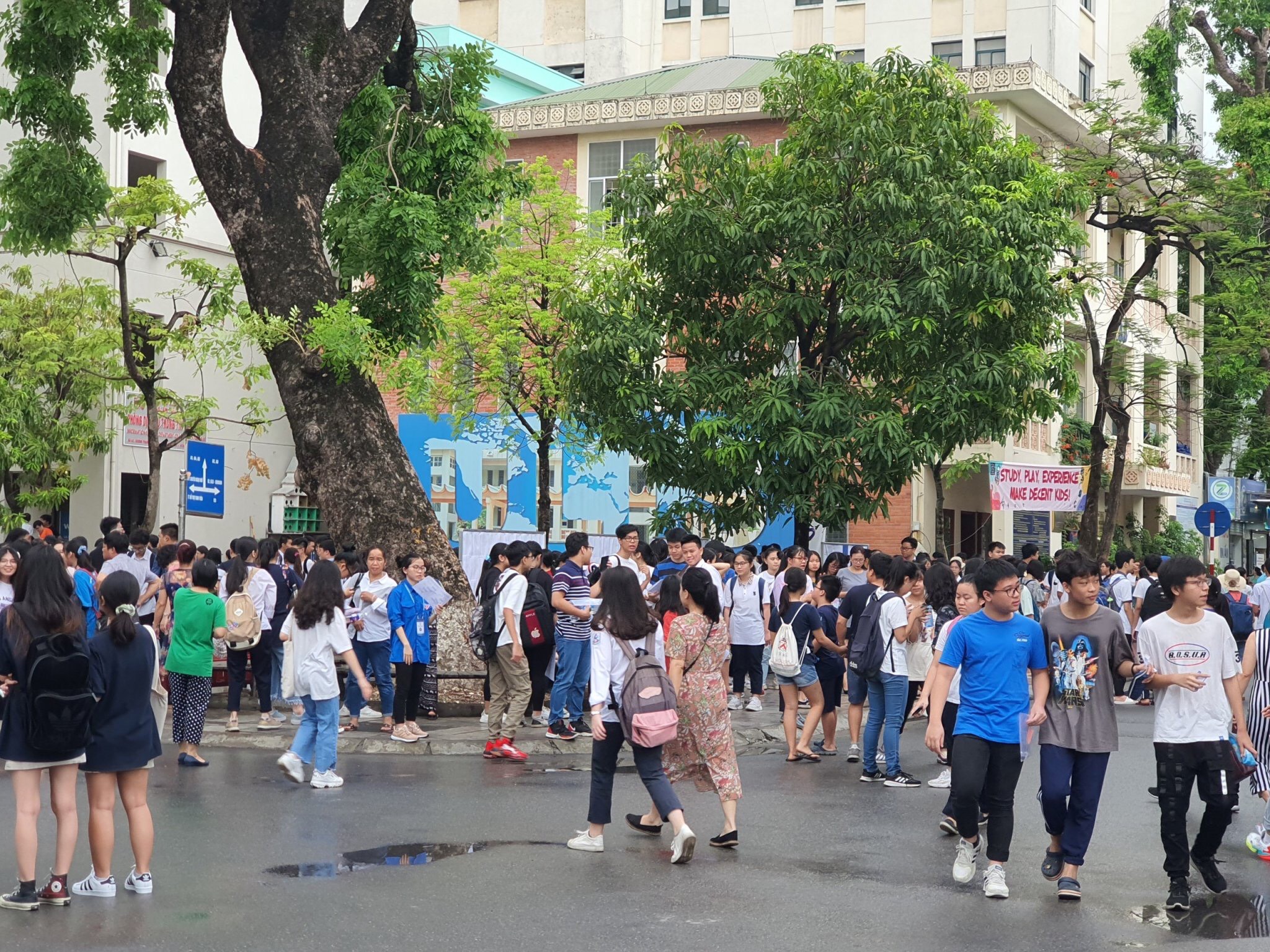 Điểm chuẩn trường THPT chuyên Ngoại Ngữ 2020  - Ảnh 1