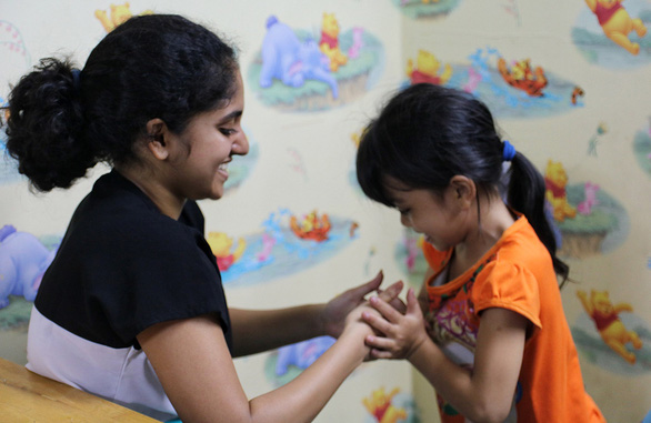 Lớp học '0 đồng' của người thầy 25 tuổi giữa lòng Sài Gòn  - Ảnh 2