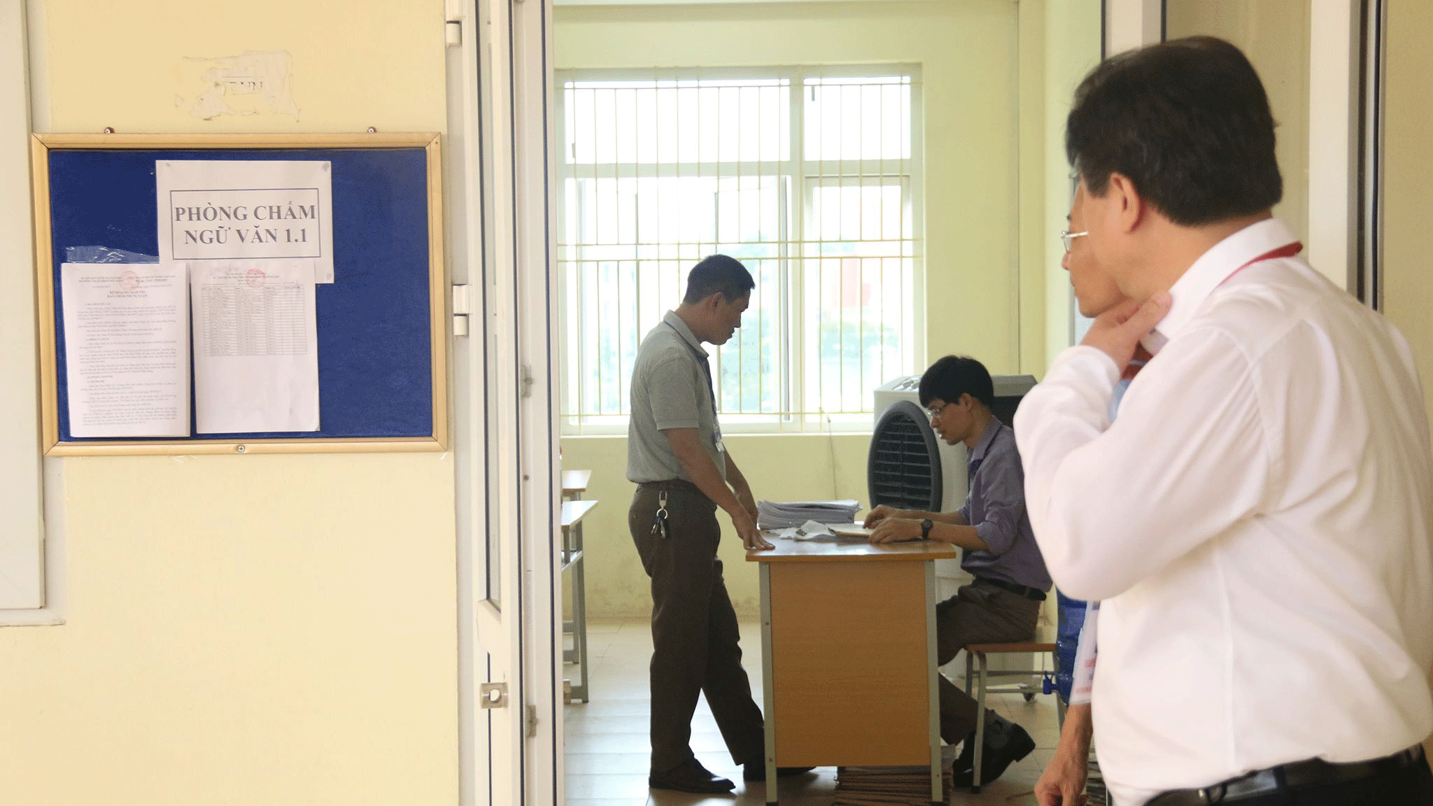 Chấm thi THPT 2020: Đã có nhiều điểm 9 môn Văn tại TP.HCM - Ảnh 1