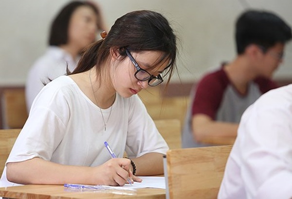 Chấm thi THPT 2020: Đặt quyền lợi của thí sinh lên trên hết - Ảnh 2