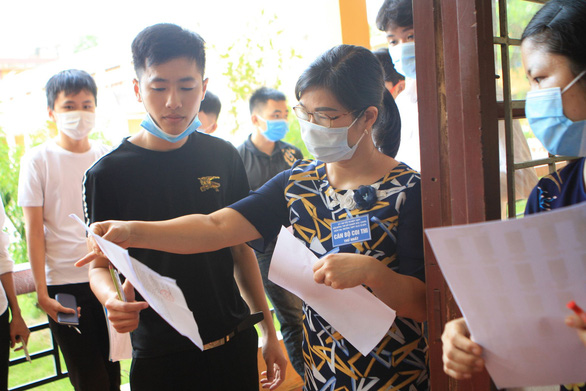 Sáng ngày 10.8, hơn 900.000 thí sinh dự thi 3 môn tổ hợp - Ảnh 1