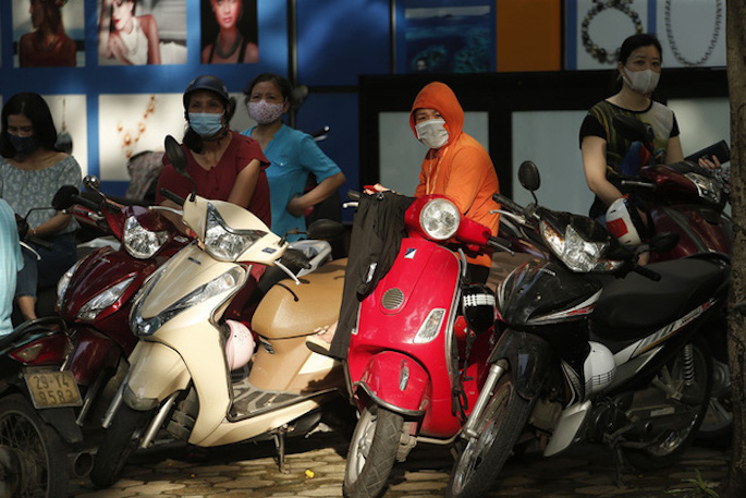 Cùng nhìn lại những khoảnh khắc đáng nhớ trong mùa thi tốt nghiệp 2020 - Ảnh 5