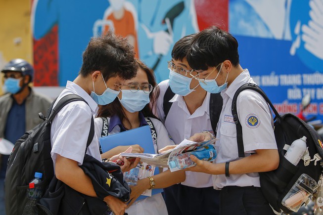 Điểm chuẩn đại học 2020 khối Tự nhiên có thể tăng 2-3 điểm - Ảnh 1
