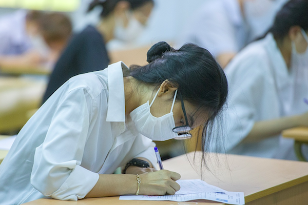 Đề thi & Đáp án môn Ngữ văn thi tốt nghiệp đợt 2 năm 2020