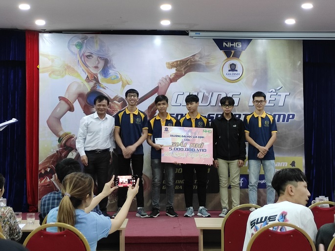 sinh viên trường Đại học Gia Định