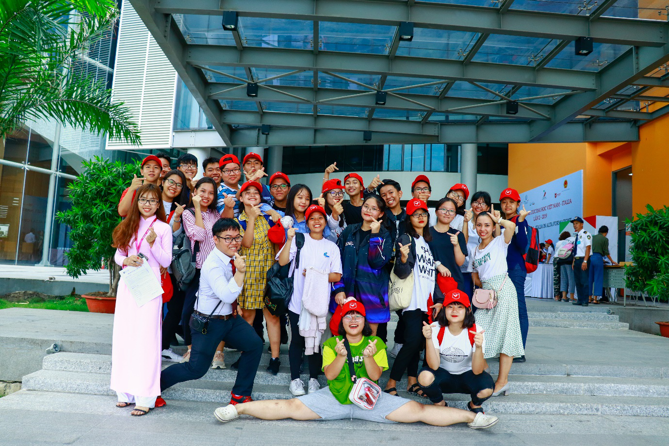 Điểm chuẩn các ngành học mới của Đại học Văn Lang 'lên ngôi' - Ảnh 4