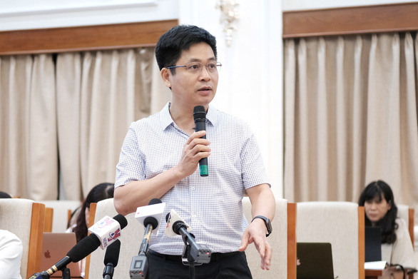 Bộ GD-ĐT sẽ có hướng dẫn học sinh dùng điện thoại trong lớp - Ảnh 2