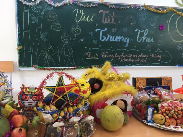 Cách ăn Tết Trung thu lầy lội của học sinh - Ảnh 4