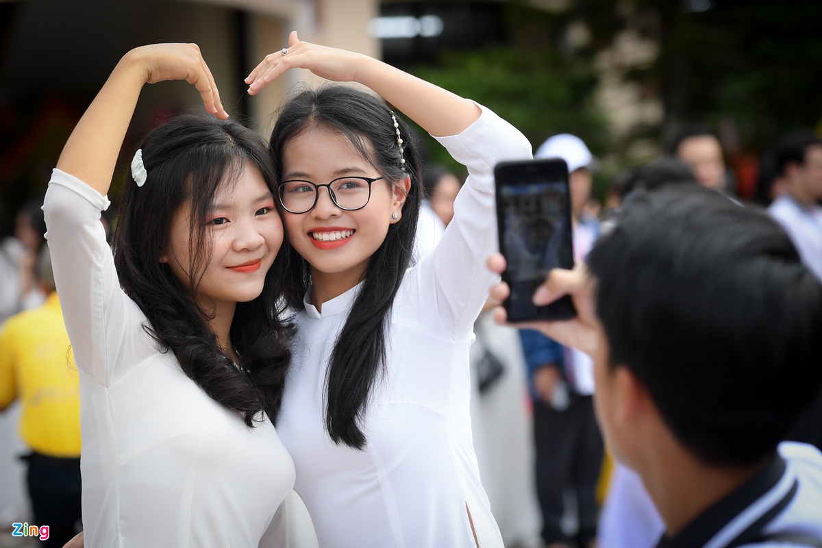 Thầy trò hội ngộ nhân dịp kỷ niệm 100 năm thành lập trường