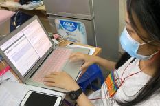 Sinh viên mê học online, trường đại học lợi lớn