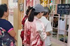 Phụ huynh đau đầu vì học phí và nhiều khoản tiền khác