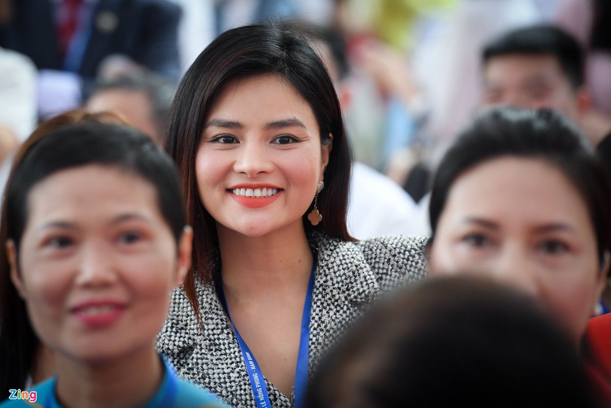 Thầy trò hội ngộ nhân dịp kỷ niệm 100 năm thành lập trường