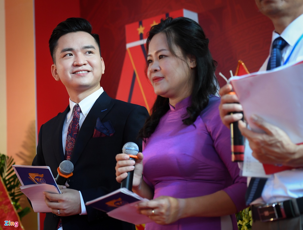 Thầy trò hội ngộ nhân dịp kỷ niệm 100 năm thành lập trường