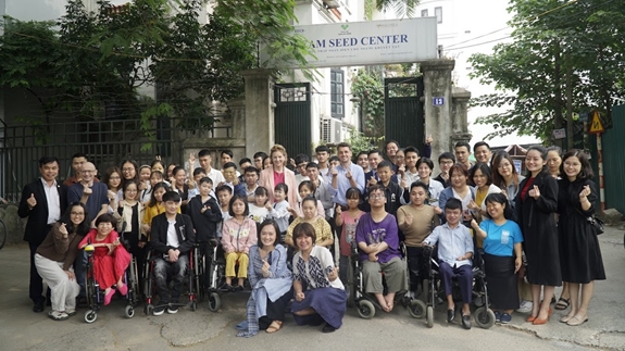 Các học viên khuyết tật tham gia lớp học