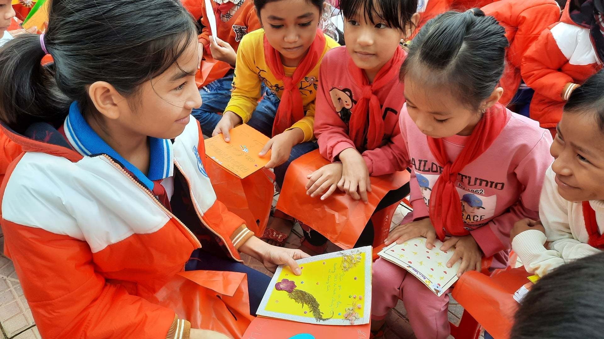 Chia sẻ yêu thương với trường học vùng lũ Quảng Bình