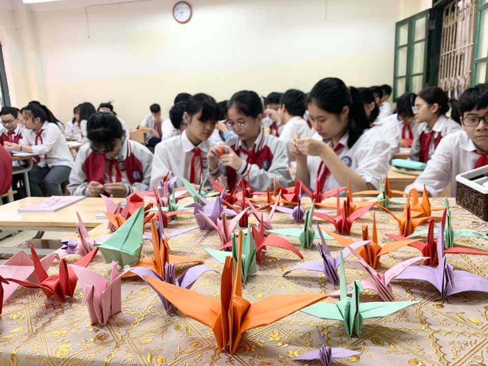 Hạc giấy gửi về miền Trung