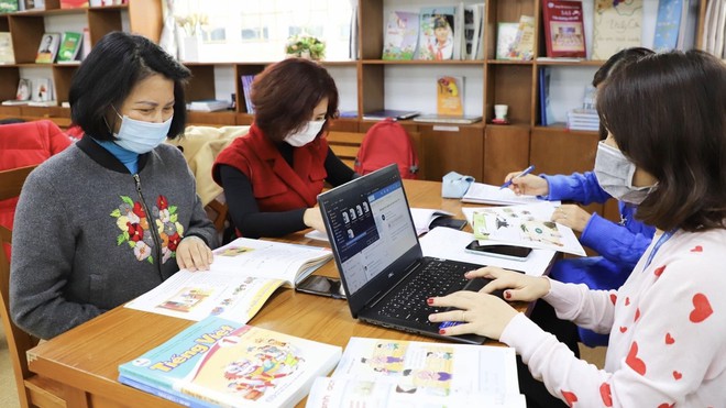 Giáo viên góp ý bản mẫu sách giáo khoa lớp 2, lớp 6 theo 3 đợt