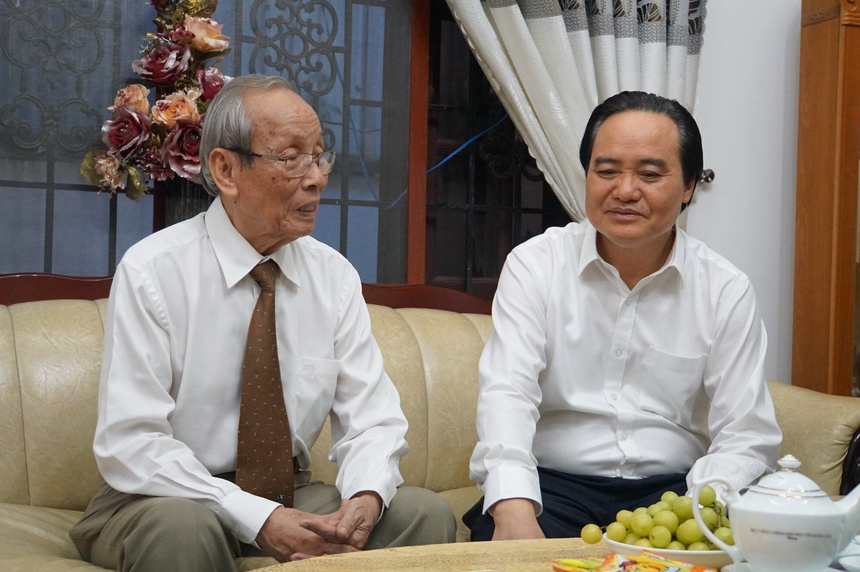 "Nhân dân quan tâm giáo dục là thuận lợi nhưng cũng áp lực"