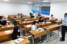 Học sinh, sinh viên TP.HCM trở lại trường sau nghỉ phòng COVID-19