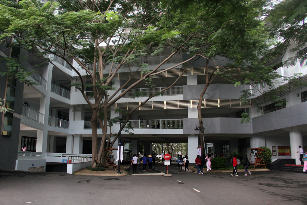 Trường Đại Học đầu tiên cho sinh viên nghỉ học phòng COVID-19