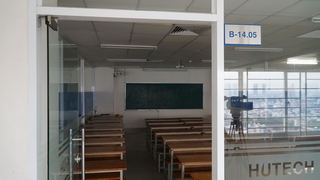 sinh viên hutech đi học lại