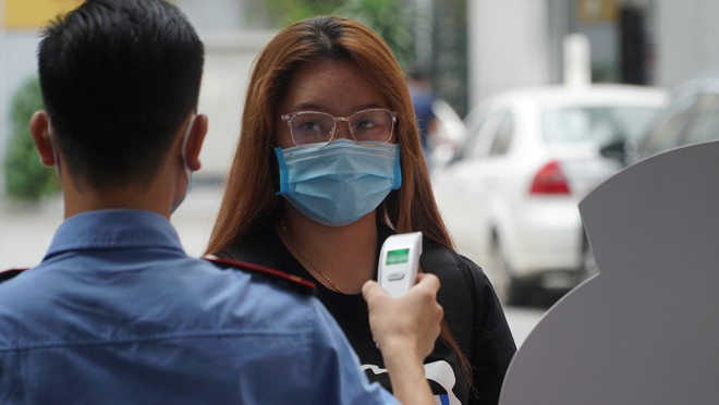 sinh viên hutech đi học lại