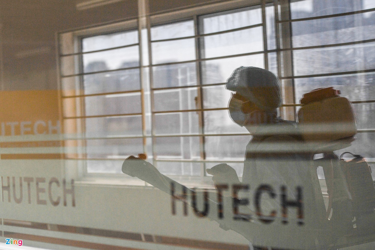 đại học hutech phun khử khuẩn phòng chống dịch covid-19