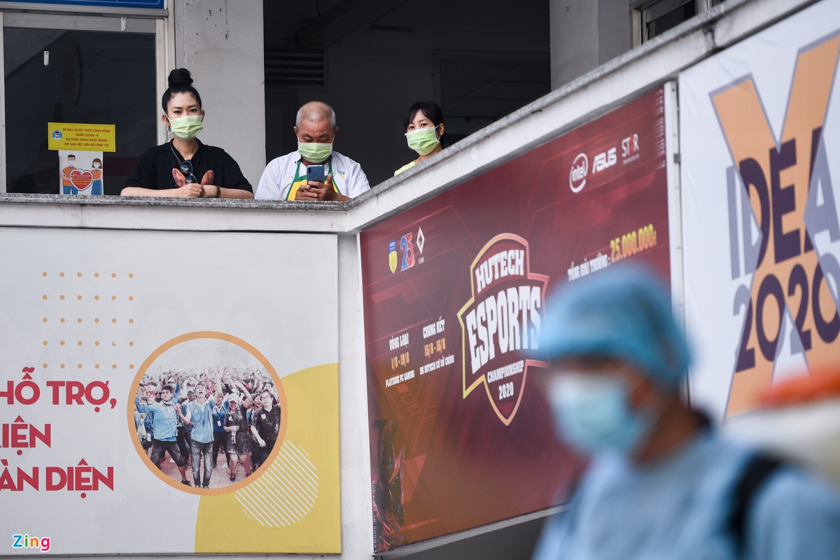 đại học hutech phun khử khuẩn phòng chống dịch covid-19