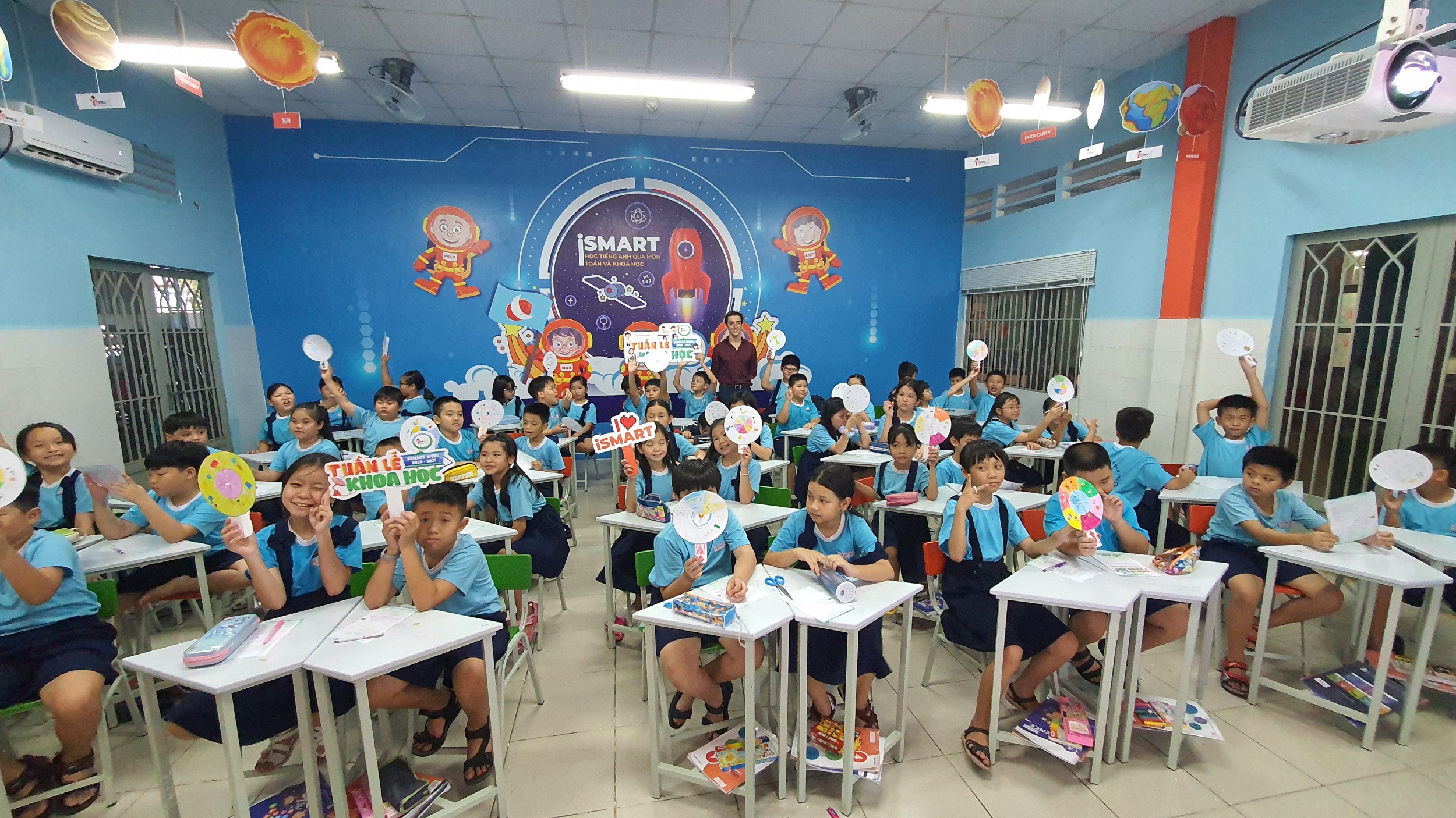 iSMART nâng cấp chương trình học tiếng Anh