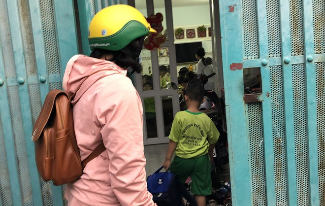 Trẻ chỉ mới lên lớp 1 cũng phải đi học thêm