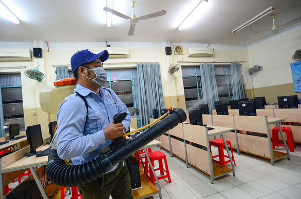 khử khuẩn trường học