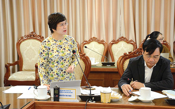 Hướng tới thi tốt nghiệp THPT trên máy tính