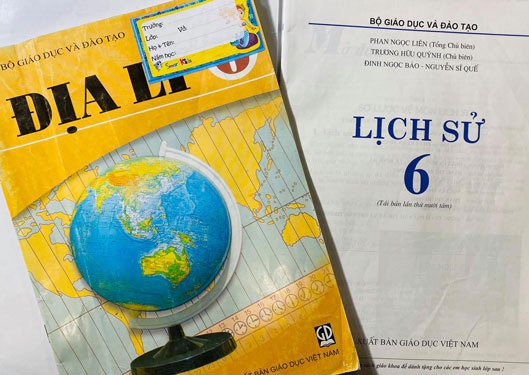 sách giáo khoa tích hợp