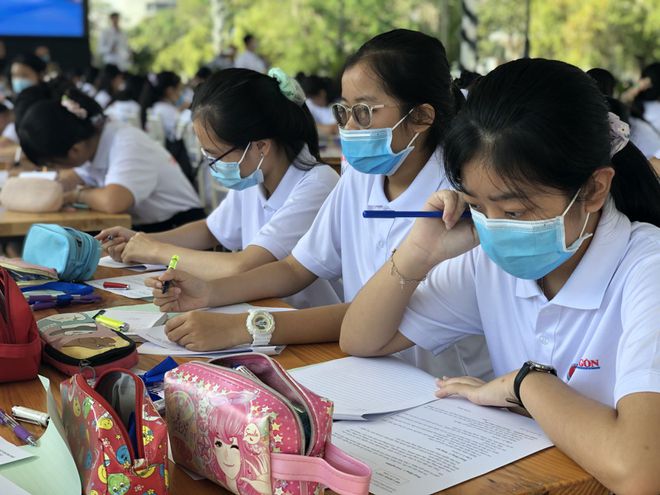 Những yếu tố nào chi phối đề thi văn theo hướng mở?