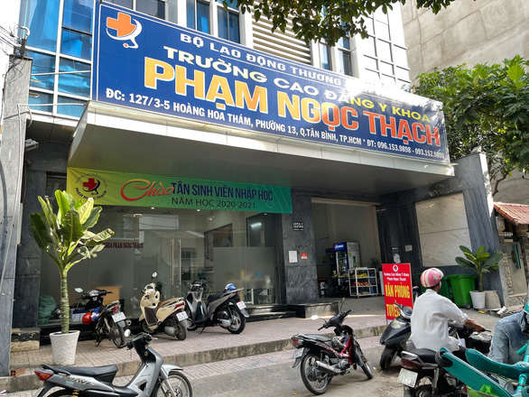 Trường cao đẳng tỉnh 'đại náo' TP.HCM