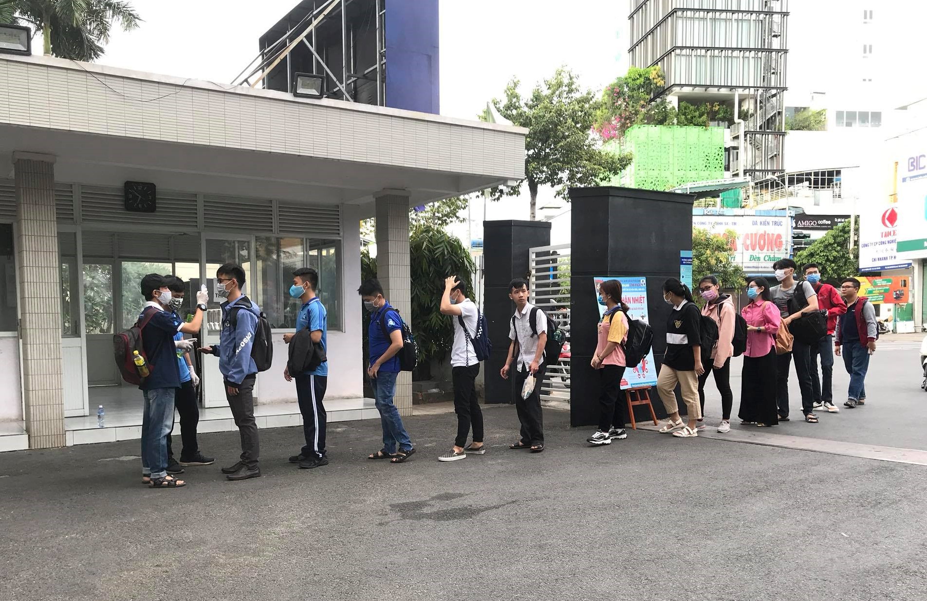 Trường ĐH yêu cầu sinh viên hạn chế đến Quảng Ninh và Hải Dương để phòng chống Covid-19