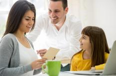 Vì sao phụ huynh không nên chia sẻ quá nhiều về con trên Internet?