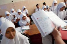 Dịch COVID-19: Indonesia chính thức bãi bỏ kỳ thi THPT Quốc Gia