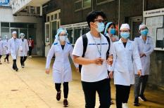 Sinh viên Đại học Y Dược TP.HCM tình nguyện ở lại chống dịch